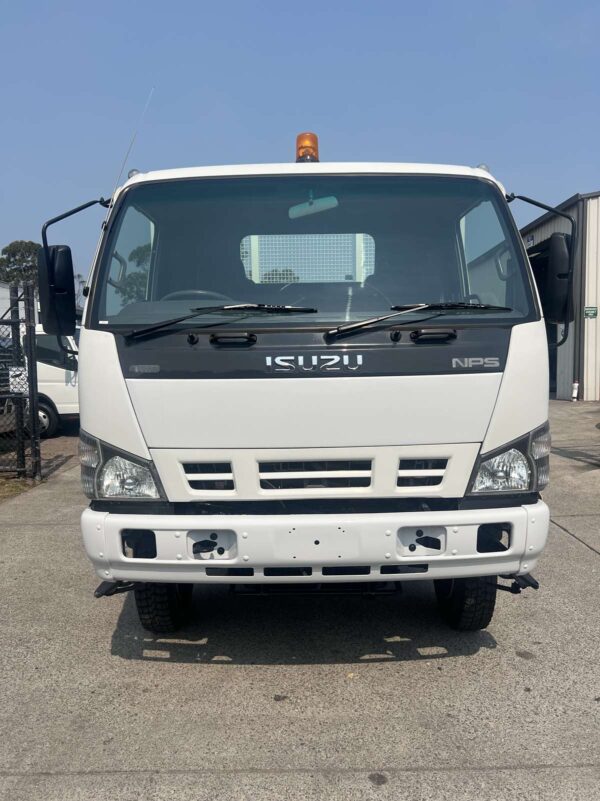 Isuzu NPS 250 4x4 Tray Top - HV Trucks